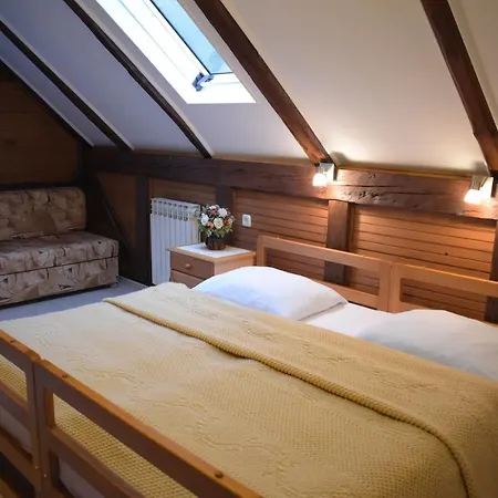 Kuca Juraj Brvnara Brod na Kupi